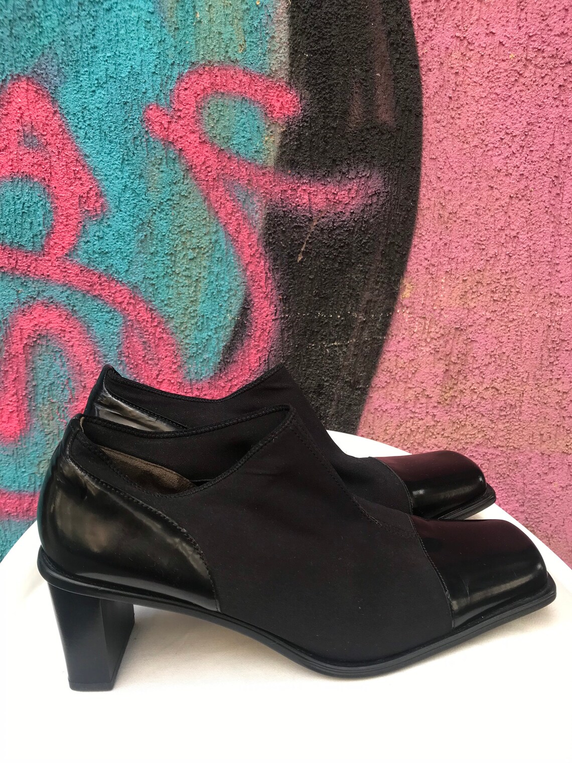 square toe heels 90s