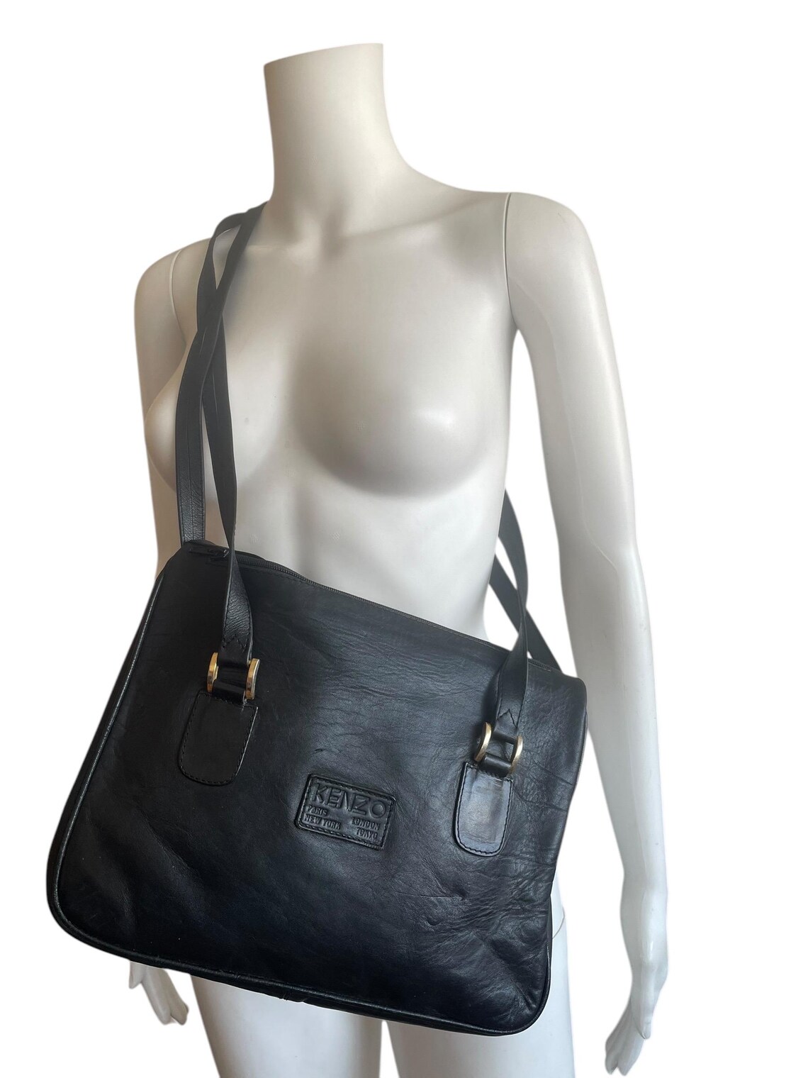 Rare 90s Kenzo Leather Bag Crossbody Two Ways to be Worn Handbag Designer Black Leather Minimal Bag Gift for Her Unisex Designer Bag, foto 1 di 5