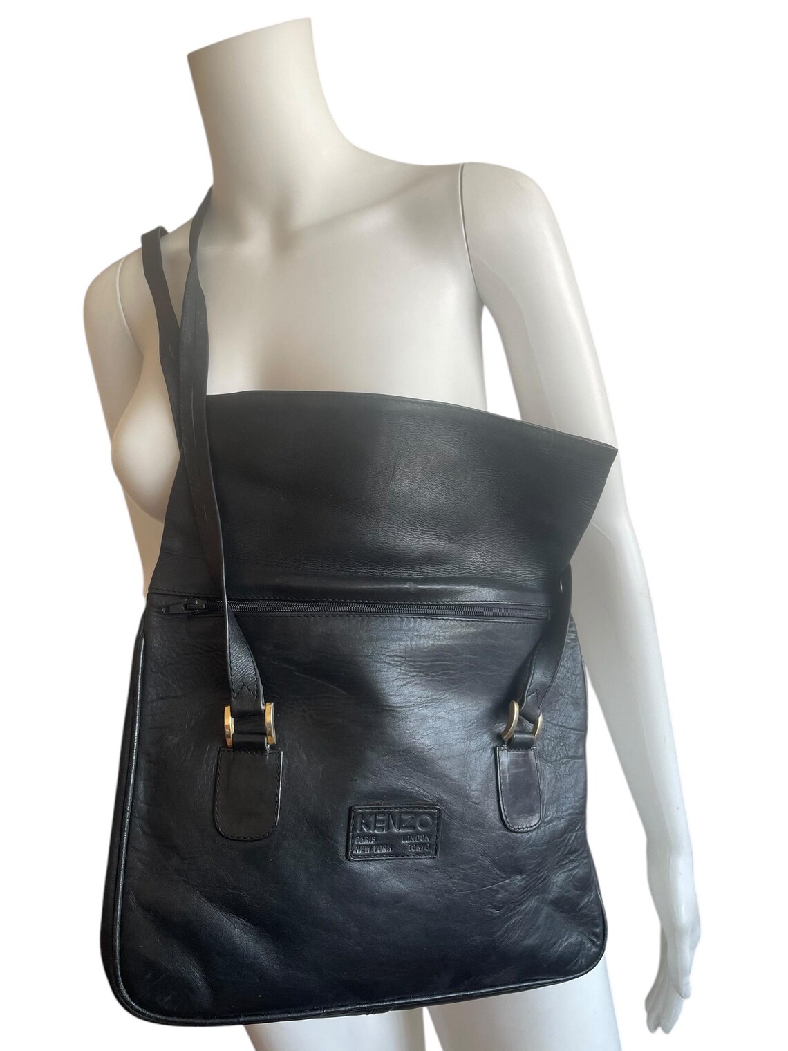 Rare 90s Kenzo Leather Bag Crossbody Two Ways to be Worn Handbag Designer Black Leather Minimal Bag Gift for Her Unisex Designer Bag, foto 3 di 5