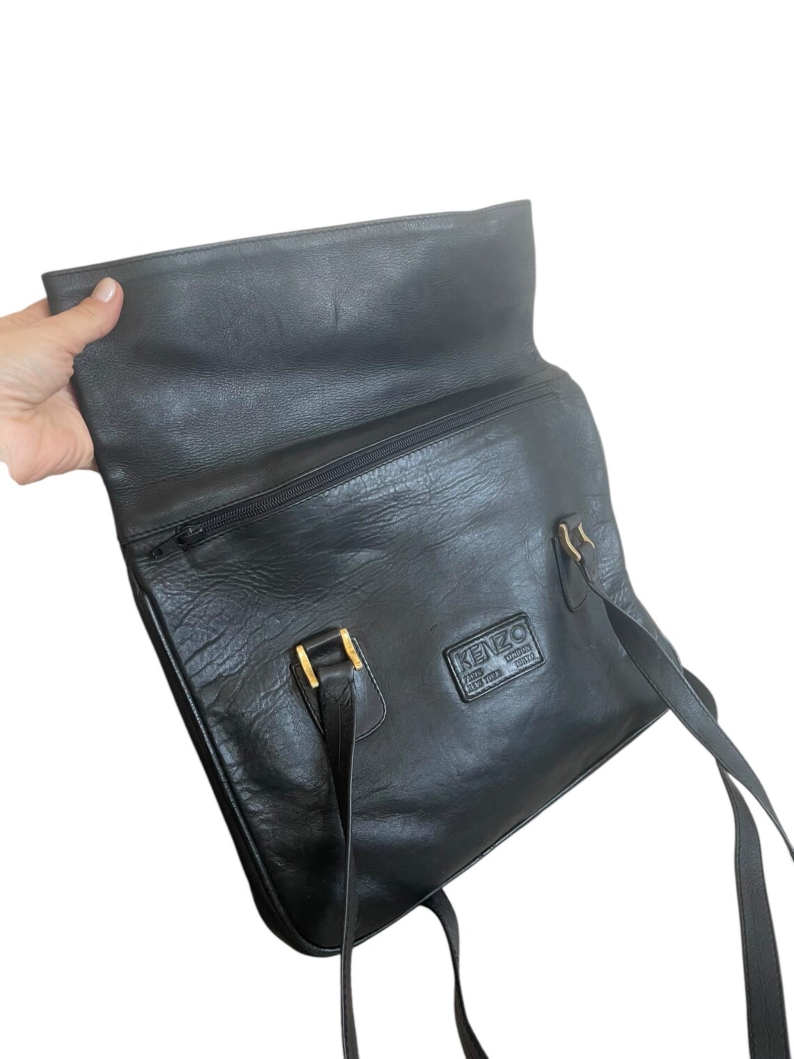 Rare 90s Kenzo Leather Bag Crossbody Two Ways to be Worn Handbag Designer Black Leather Minimal Bag Gift for Her Unisex Designer Bag, foto 4 di 5