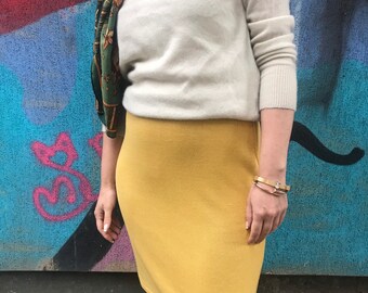Jupe En Laine Bleu Marine Style Mod Années 60 Avec Ceinture Dorée Taille 12 - Marque Milly Of NY