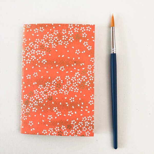 Quaderno da disegno bianco, quaderno, copertina morbida con fiori bianchi e dorati, carta washi giapponese, rosa corallo, carta avorio, 44 p