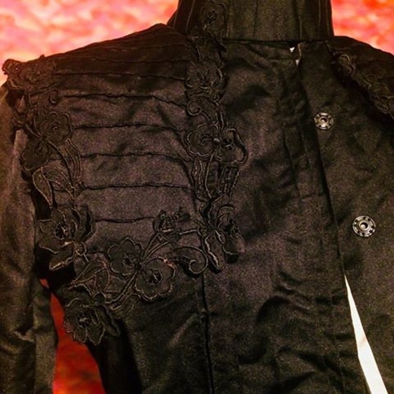 1880s Victorian Mourning Coat / Silk Mantle Bodice - image 2