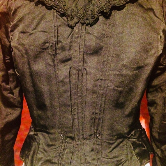 1880s Victorian Mourning Coat / Silk Mantle Bodice - image 3