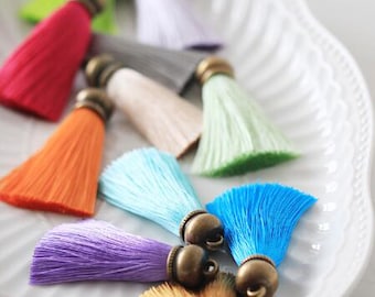 Silk Tassel for Bags and Purse, Decorative Keychain Tassel, Curtain Tassel, Antique Style Furniture Tassel with Bronze Cap
