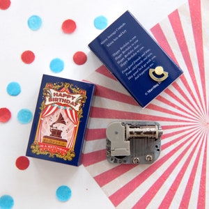 Kit boîte à musique joyeux anniversaire dans une boîte d'allumettes, cadeau d'anniversaire pour elle, carte d'anniversaire pour elle, cadeau d'anniversaire pour meilleure amie