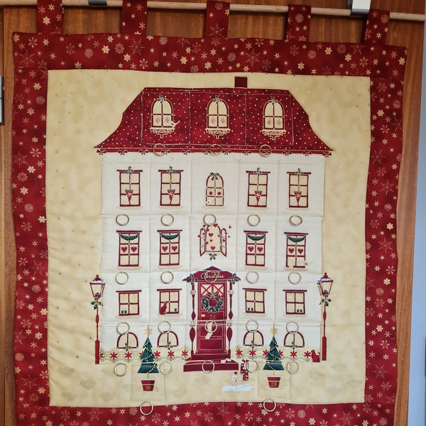 Adventskalender Haus, Weihnachtshaus, Stoff-Adventskalender, Adventskalender Kinder, Weihnachts Quilt, Weihnachts Deko, Taschen zum füllen