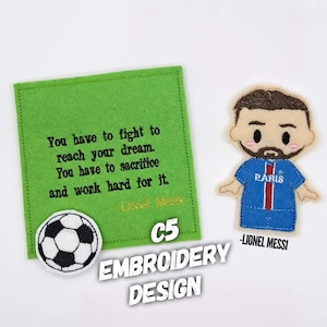 ITH Digital Embroidery Design - Messi Fußball Karte Karte und Fingerpuppe - 4 X 4 Reifen und größer - Digital Sofort Download - Zitate