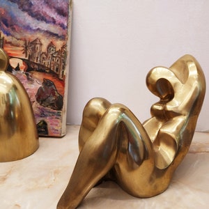 Modern sculpture of a naked woman