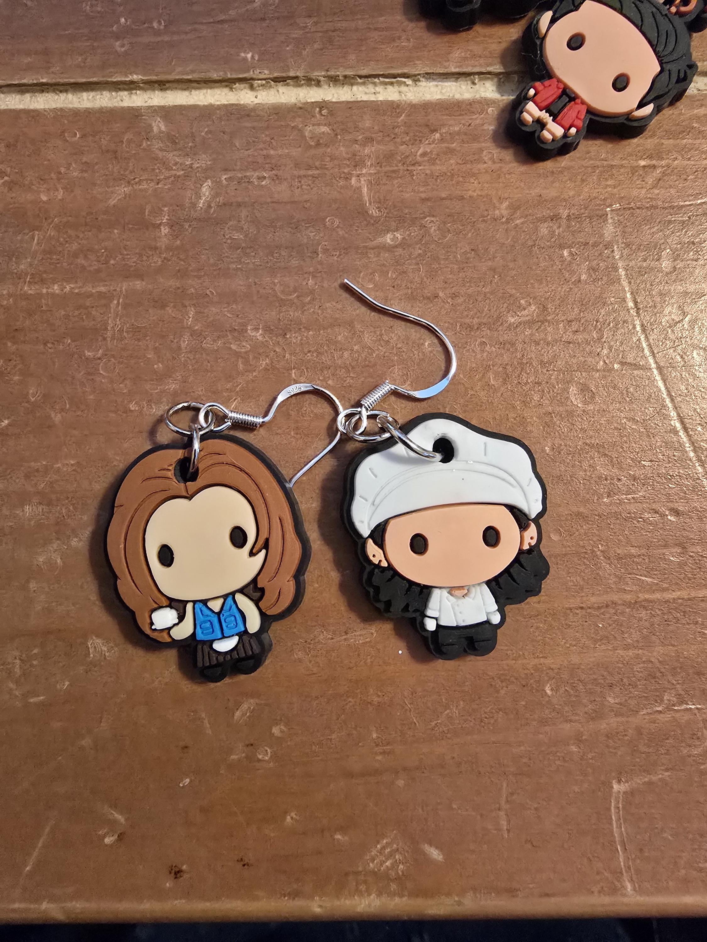 FRIENDS Novelty Earring / lightweight / rubber charm / nickel free / fish hook / Monica / Chandler / Ross / Joey / Phoebe / Rachel / Pick 2 - Thumbnail 3