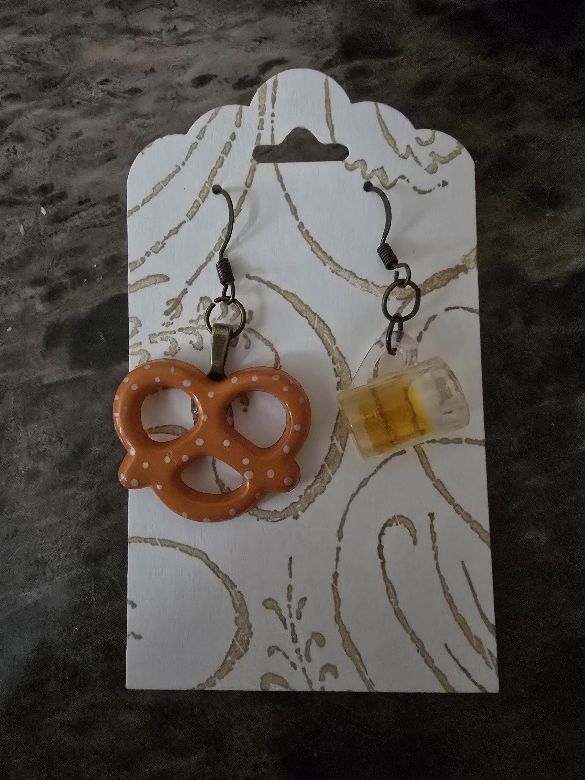 Pretzel and Beer Earring / acrylic / Fall icons / nickel free / fish hook / Oktoberfest / German / Beer stein / Thanksgiving