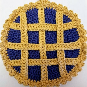 Blueberry Pie Hot Pad / cotton yarn / lattice / handmade / kitchen decor / blue / crochet / Pie / potholder