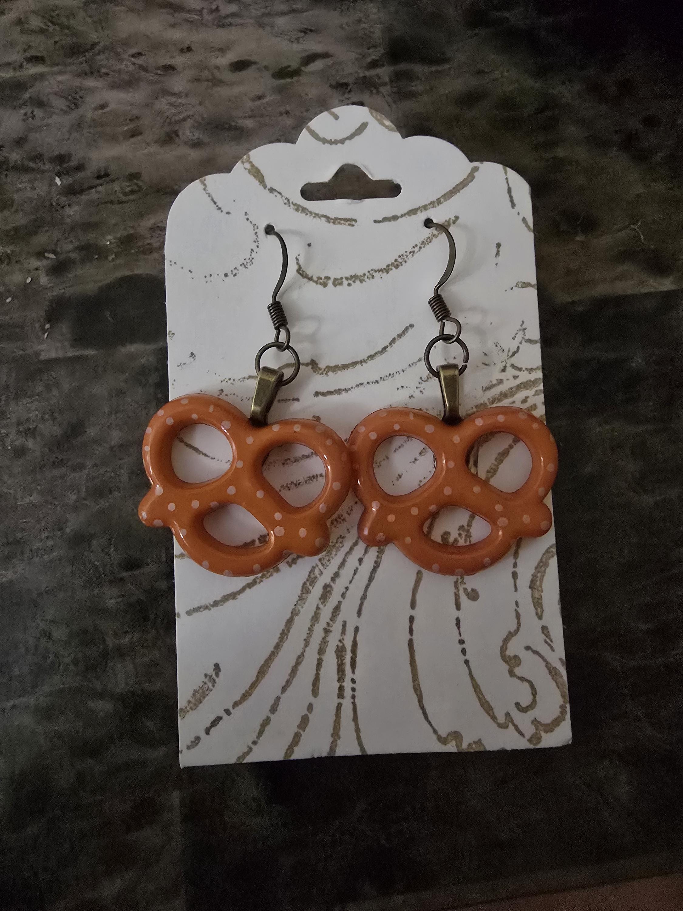 Pretzel and Beer Earring / acrylic / Fall icons / nickel free / fish hook / Oktoberfest / German / Beer stein / Thanksgiving - Thumbnail 4