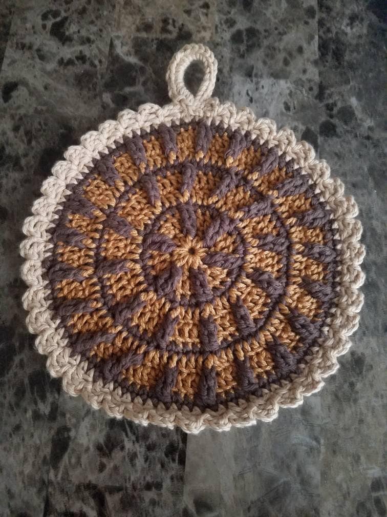 Pecan Pie Potholder / crochet / cotton yarn / hotpad / kitchen decor / fall / pecan / southern