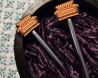 Knitting Needle Stoppers - FRIENDS couch / silicone / knitting / yarn / safety / knitting needle protectors / Set of 2