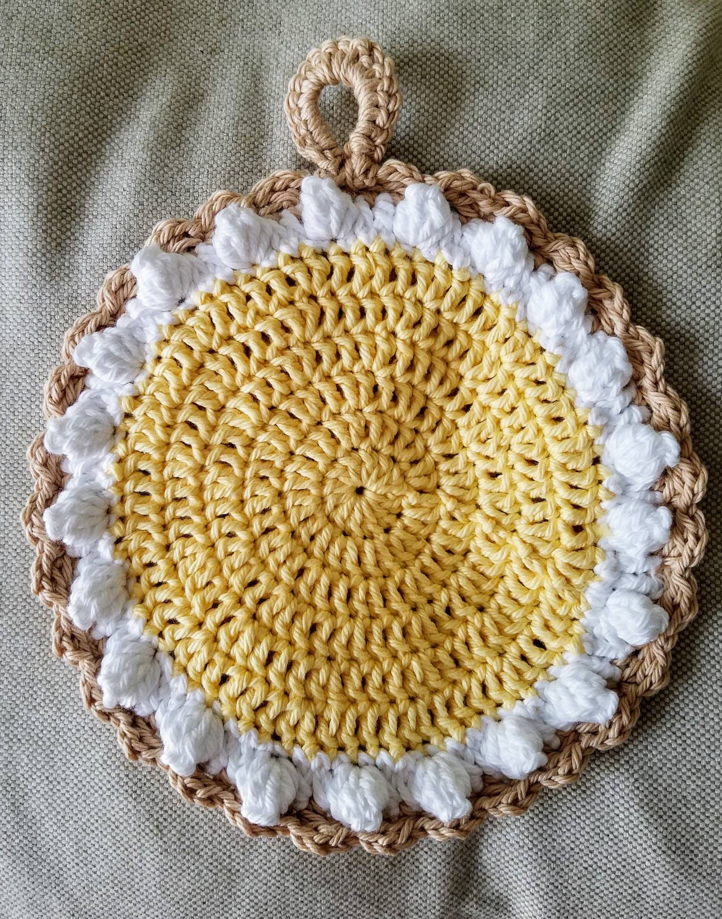 Lemon Cream Pie Hotpad / yellow / potholder / cotton / yarn / crochet / kitchen decor / pie / handmade