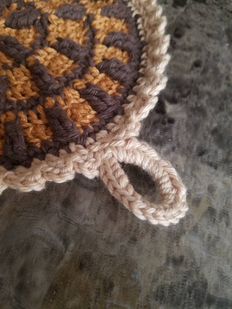Pecan Pie Potholder / crochet / cotton yarn / hotpad / kitchen decor / fall / pecan / southern - Thumbnail 2