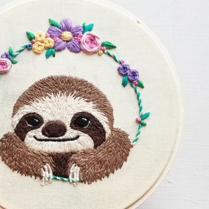 Sloth hand embroidery PDF pattern , DIY modern embroidery hoop art, beginner thread painting project, cute animal needlepoint craft pattern