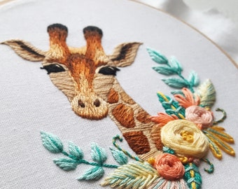 Giraffe Beginner Hand Embroidery Pattern, DIY animal hoop art