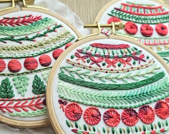 Kit de bordado de tres mini adornos navideños con videotutorial, manualidades para decorar las fiestas.