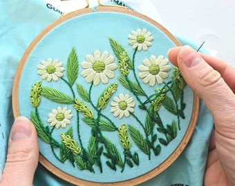 Beginner floral hand embroidery kit "Daisy Field", DIY fiber craft kit with quality supplies