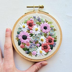 Wildflower Sampler 4 inch Hand Embroidery craft kit, Bright floral embroidery pattern and supplies with online video tutorial