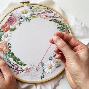 Flower hand embroidery pattern, diy bridal bouquet wreath design, custom anniversary project idea, modern embroidery downloadable pattern
