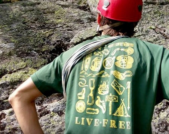 Sportkledingshirt voor heren – Live Free Outdoor Collage, gemaakt in de VS
