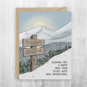 Tarjeta de felicitación con cartel de año nuevo en la cumbre, año nuevo, tarjeta de vacaciones, montañas, tarjeta de senderismo, tarjeta de felicitación de aventura, saludos de año nuevo