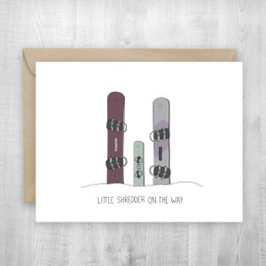 Tarjeta de snowboard para bebés, tarjeta de felicitación, trituradora, nuevo bebé, bebé personalizado, 5x7, montañas, familia de nieve, anuncio de bebé, bebé de invierno, recién nacido