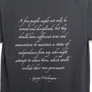 Camiseta de pistola para hombre / Camiseta de George Washington / Camiseta con frase "Free People" / Camiseta de tiro / Camiseta de pistola / Camiseta patriota / Camiseta de la Segunda Enmienda / AR 15 imagen 6
