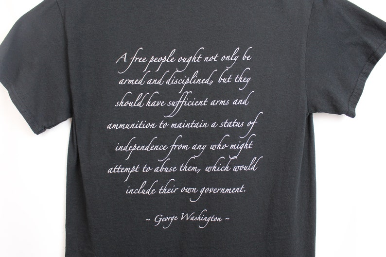 Camiseta de pistola para hombre / Camiseta de George Washington / Camiseta con frase "Free People" / Camiseta de tiro / Camiseta de pistola / Camiseta patriota / Camiseta de la Segunda Enmienda / AR 15 imagen 6