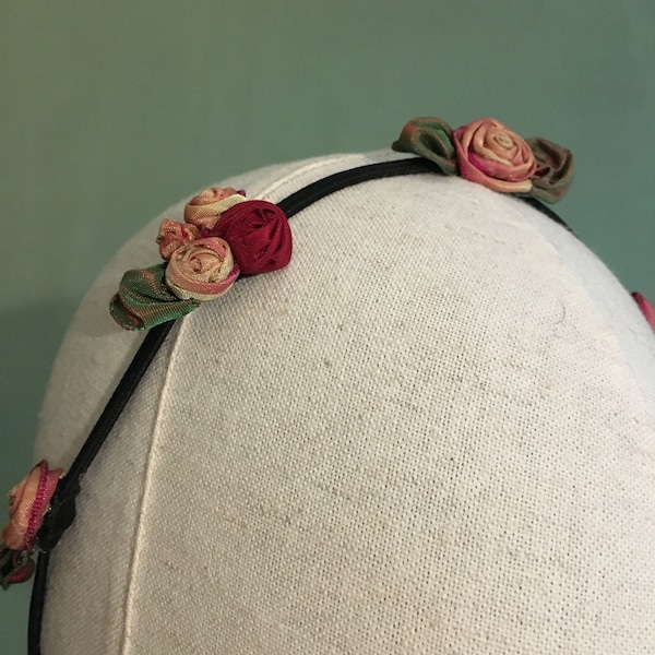 Bandeau élastique en tissu fleurs,Bandeau de cheveux de 6 petites roses,Bandeau de demoiselle d'honneur,Serre tete 6 roses en tissu