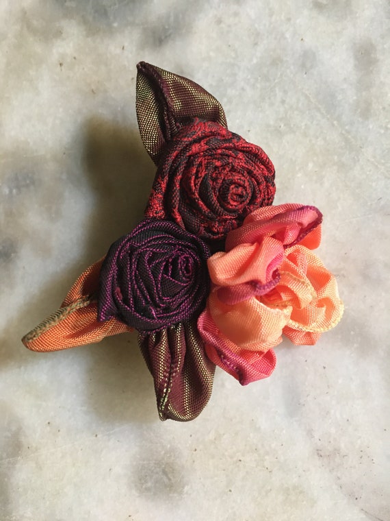 Broche Fleur En Satin Pour Corsage - Accessoire De Décoration 8cm - Neuf Avec étiquettes
