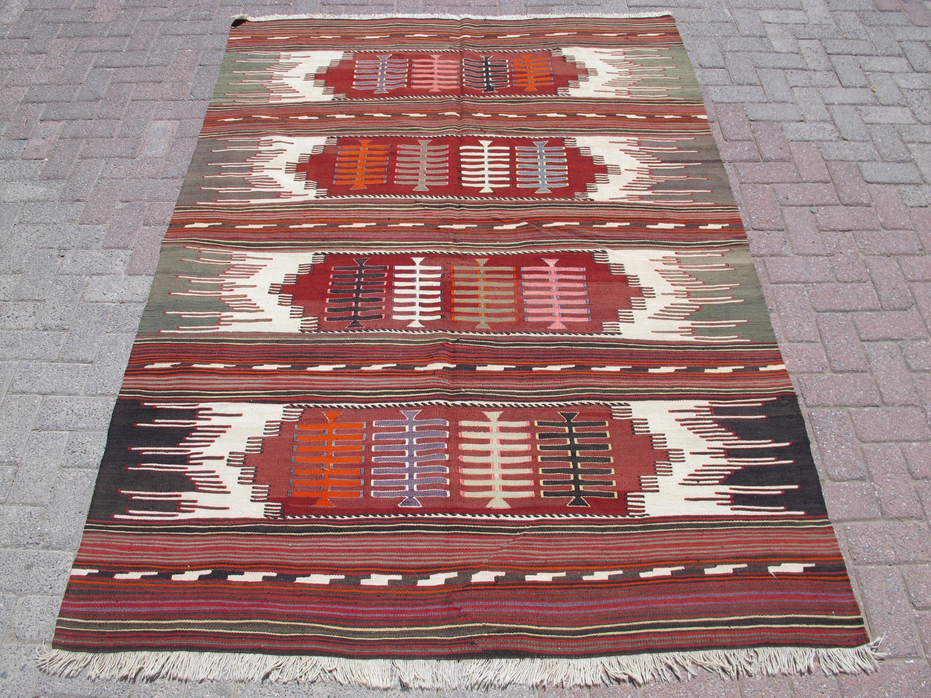 Vintage Kilim Rug | Handwoven Bohemian Area Rug | Turkish Wool Kilim Carpet | Geometric Tribal Decor Rug | 5.6 x 7.7 ft