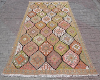 Large Handwoven Kilim Rug: 6x10 Anatolian Turkish Carpet
