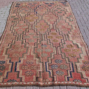 Rustic kilim rug, Vintage primitive kilim, 5.8 x 8.4 ft, handmade turkish rug, rugs for living room