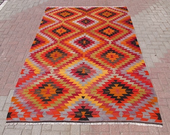 Groot vintage wollen kelimtapijt: boho geometrisch vloerkleed (5'7" x 8'6")