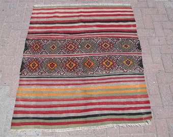 Small Geometric Kilim Rug: Vintage Turkish Woven Carpet (3'7 x 4'2)