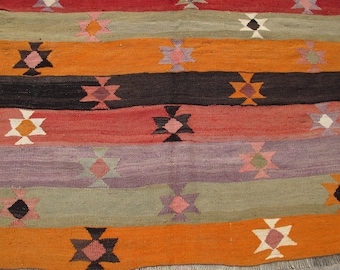 Vintage Turkish Kilim Rug: Colorful Boho Wool Carpet (4.7 x 5.5 ft