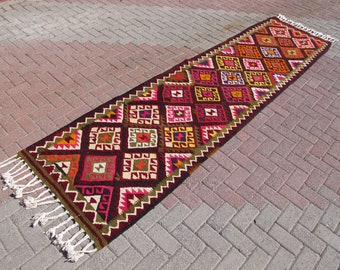 Vintage Turkish Kilim Runner Rug: Handwoven Wool Hallway Carpet (2'9" x 11'2" ft)