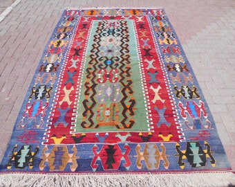 Large Vintage Turkish Kilim Rug: Handwoven Wool, Tribal Geometric Design (5.47 x 8.9 ft)