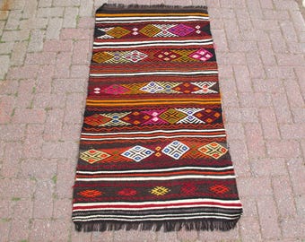 Handgewebter Kelim Teppich: Bunter Boho Teppich (70 x 120 cm)