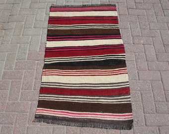 Handmade Turkish Kilim Rug: Bohemian Wool Area Rug (2.5 x 4.3 ft)