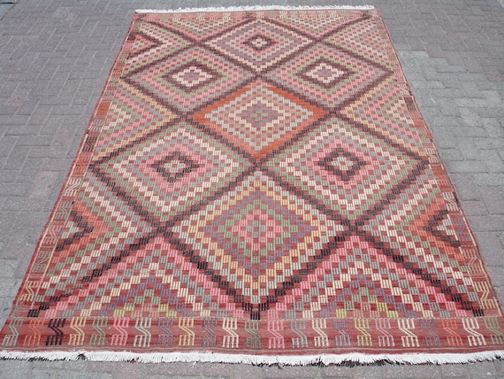 Geometric Pink Kilim Rug, Large Area Rug for living room, 6 x 9.9 ft, vintage carpet, boho decor