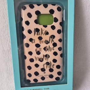 Kate Spade New York Flexible Hardshell Case designed for the Samsung Galaxy S7 smartphone. USED