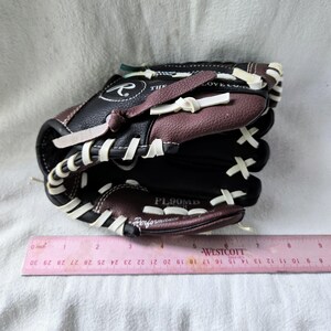 Rawlings T-Ball Baseball Glove. 9&quot; leather