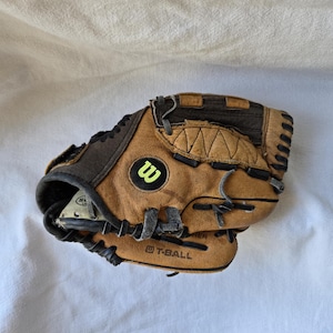 Wilson Pro 450 T-Ball youth glove/mit