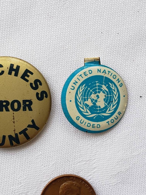 2 vintage button pins vintage pins vintage button… - image 2