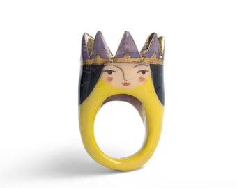 Ceramic Queen Ring · Hand-Painted Portrait with Gold Crown · Figures Collection · One of a Kind